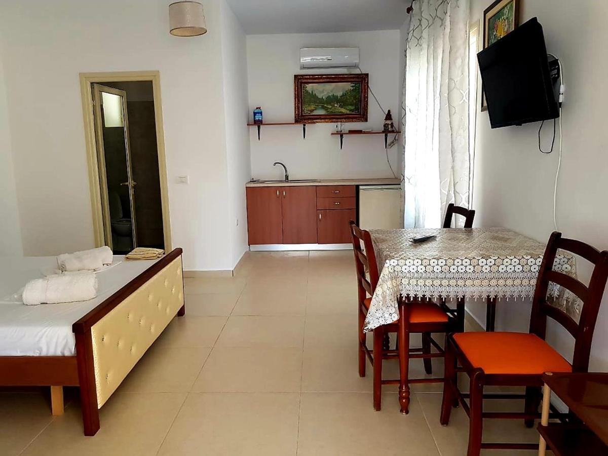 Aira Apartment Himare Exterior foto