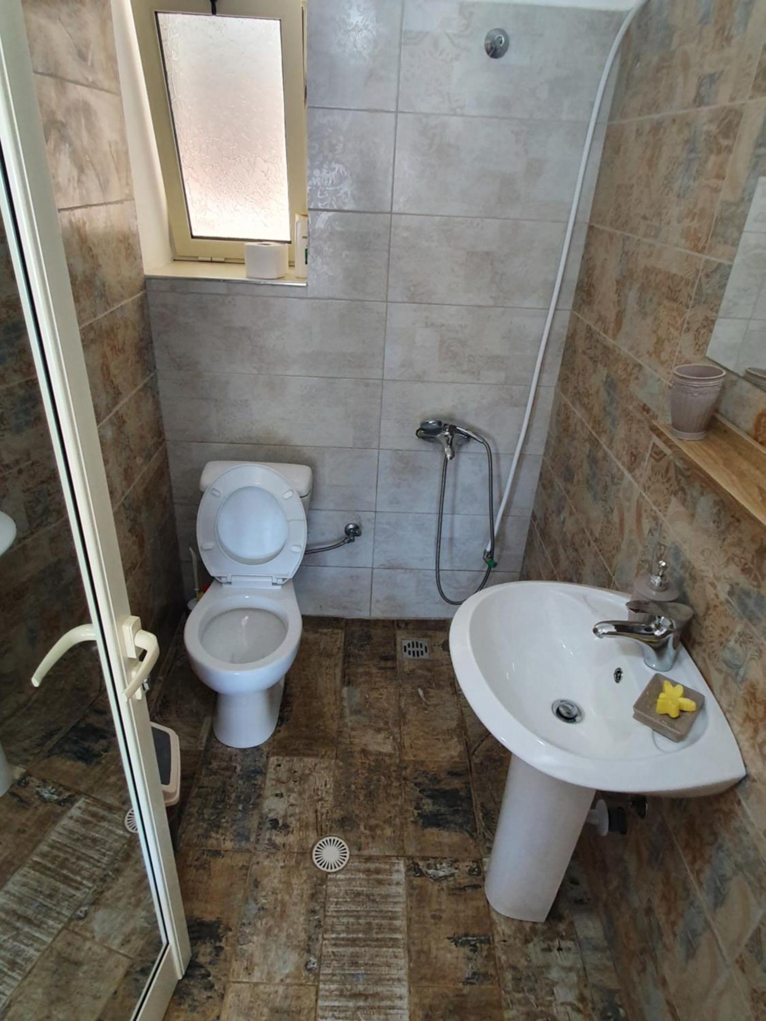 Aira Apartment Himare Exterior foto