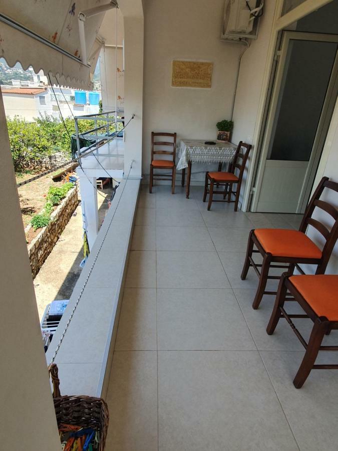 Aira Apartment Himare Exterior foto